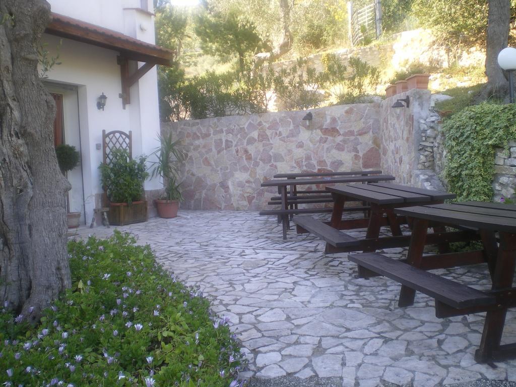 Azienda Agricola B&B Macchiaria Весте Екстериор снимка